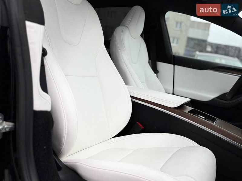 Лифтбек Tesla Model S 2023 в Стрые