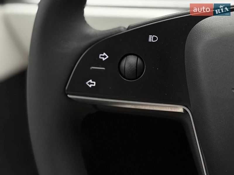 Лифтбек Tesla Model S 2023 в Стрые