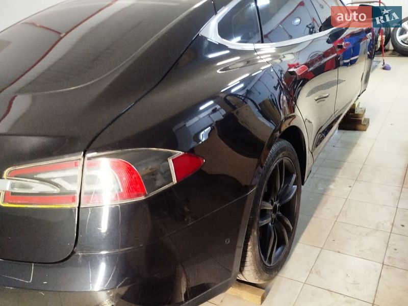 Ліфтбек Tesla Model S 2016 в Теплодарі фото 3 Ліфтбек Tesla Model S 2016 в Теплодарі