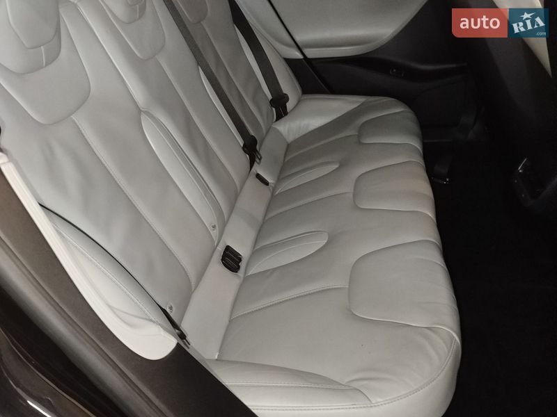 Ліфтбек Tesla Model S 2016 в Теплодарі фото 11 Ліфтбек Tesla Model S 2016 в Теплодарі