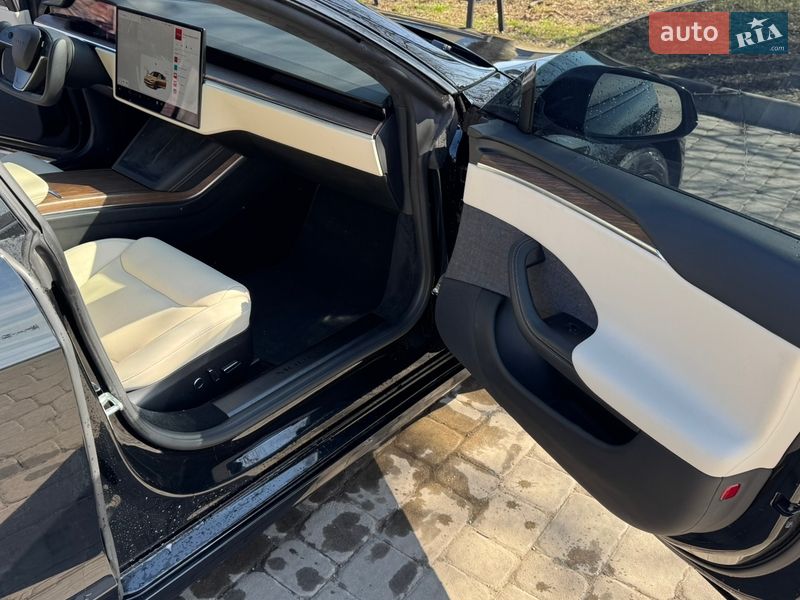 Лифтбек Tesla Model S 2021 в Полтаве