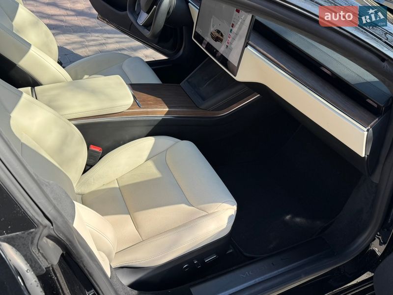 Лифтбек Tesla Model S 2021 в Полтаве