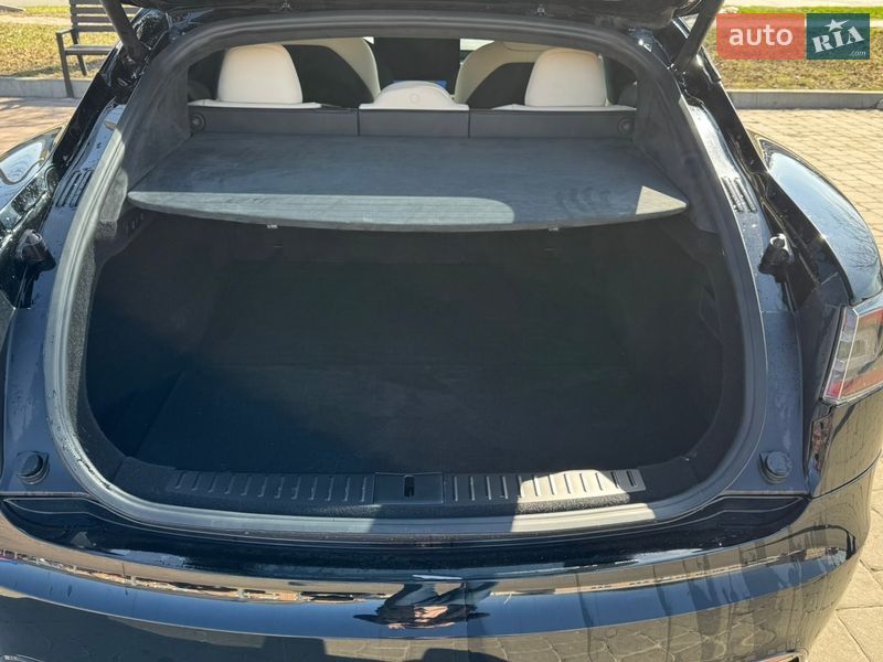 Ліфтбек Tesla Model S 2021 в Полтаві