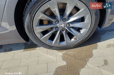 Лифтбек Tesla Model S 2019 в Сумах