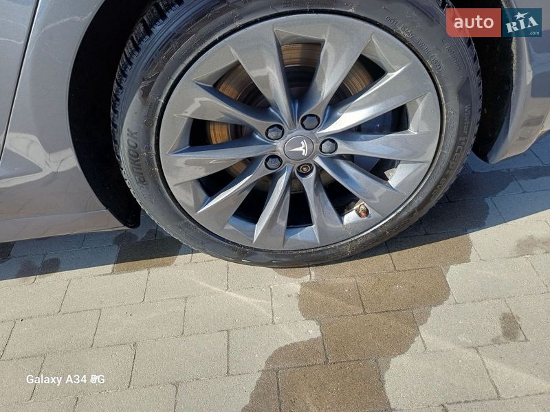 Лифтбек Tesla Model S 2019 в Сумах