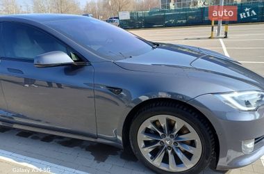 Лифтбек Tesla Model S 2019 в Сумах