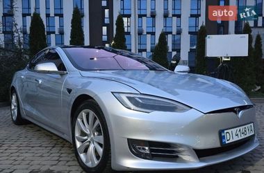 Ліфтбек Tesla Model S 2018 в Тлумачі
