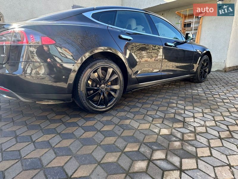 Лифтбек Tesla Model S 2016 в Львове фото 4 Лифтбек Tesla Model S 2016 в Львове
