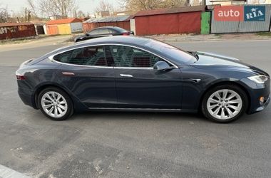 Лифтбек Tesla Model S 2017 в Киеве
