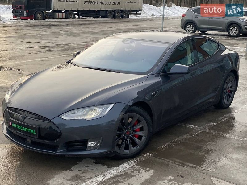 Ліфтбек Tesla Model S 2015 в Києві