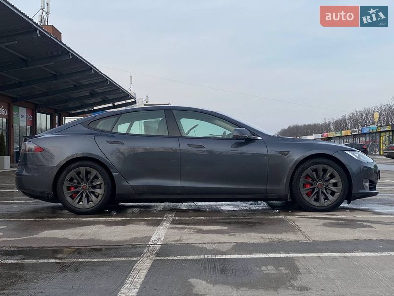 Ліфтбек Tesla Model S 2015 в Києві
