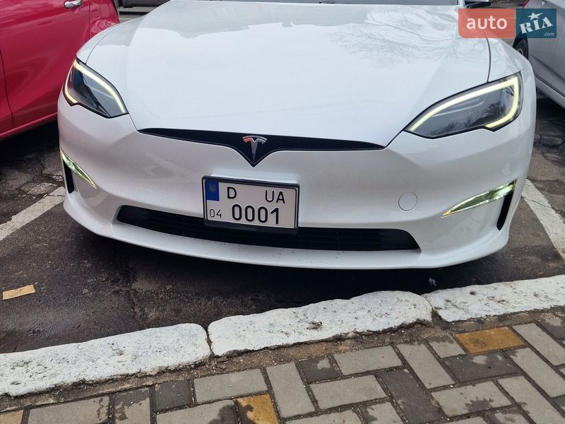 Лифтбек Tesla Model S 2023 в Одессе
