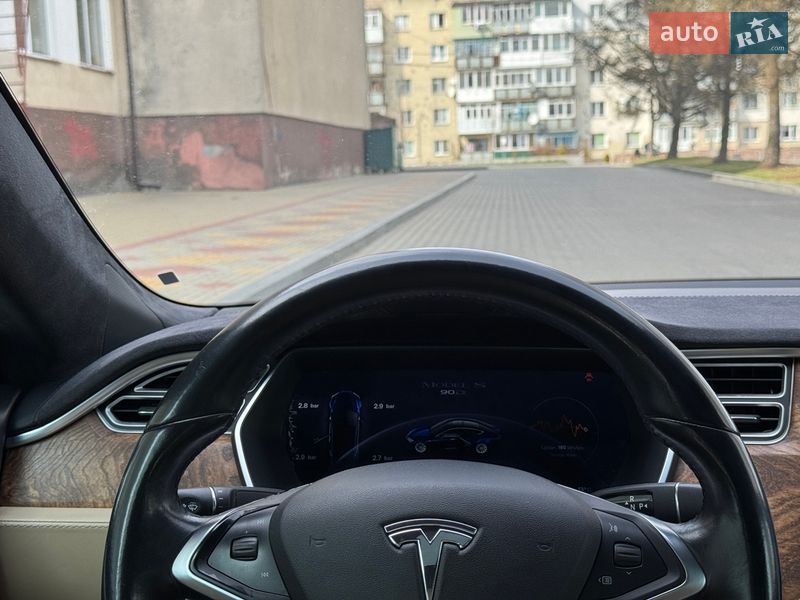 Ліфтбек Tesla Model S 2016 в Звягелі