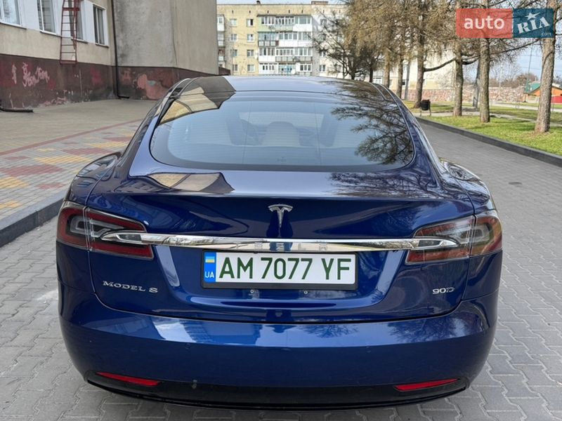 Ліфтбек Tesla Model S 2016 в Звягелі