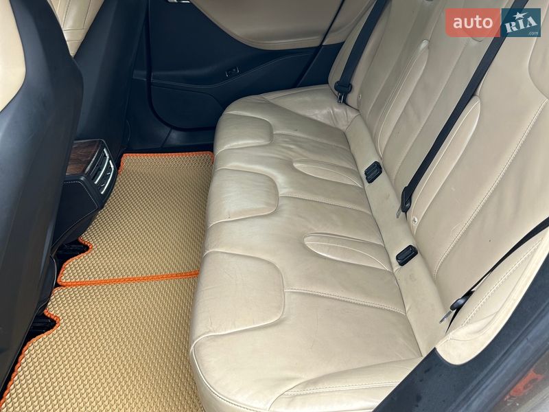 Лифтбек Tesla Model S 2016 в Киеве фото 11 Лифтбек Tesla Model S 2016 в Киеве