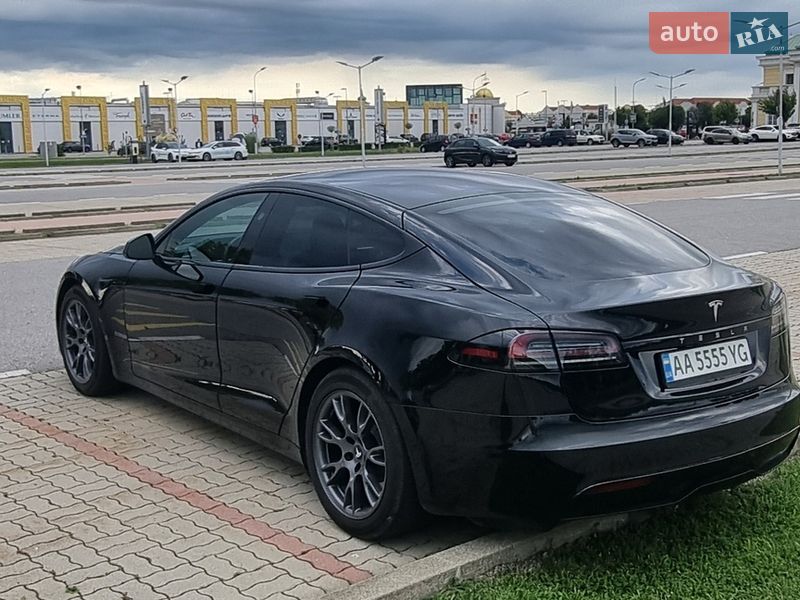 Лифтбек Tesla Model S 2024 в Львове