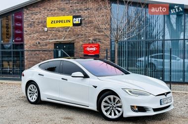 Ліфтбек Tesla Model S 2018 в Вінниці