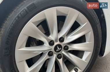 Ліфтбек Tesla Model S 2018 в Вінниці