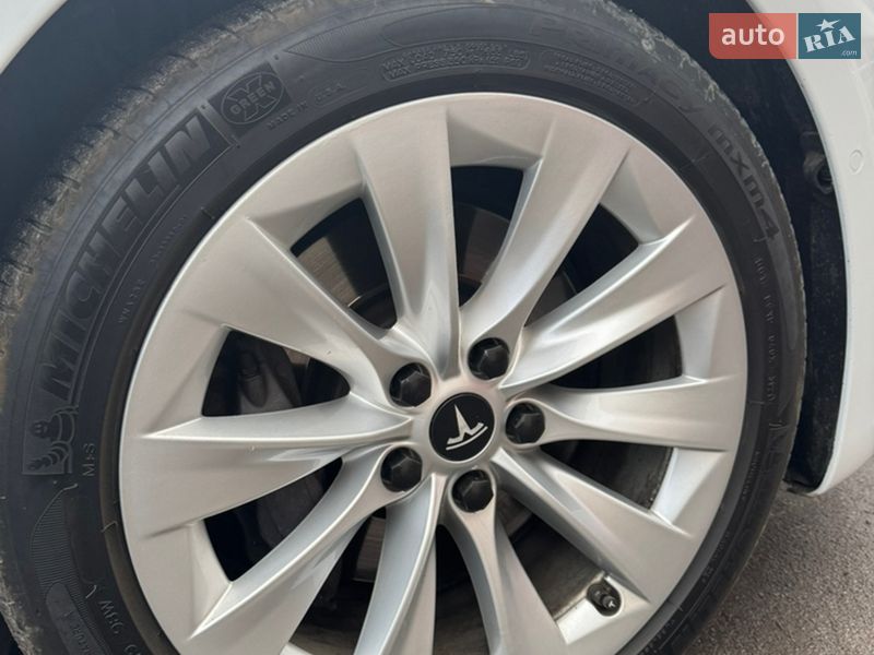 Ліфтбек Tesla Model S 2018 в Вінниці фото 23 Ліфтбек Tesla Model S 2018 в Вінниці
