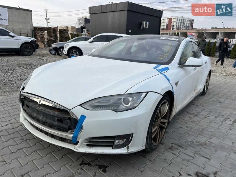 Лифтбек Tesla Model S 2013 в Львове фото Лифтбек Tesla Model S 2013 в Львове