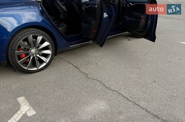 Лифтбек Tesla Model S 2015 в Александрие
