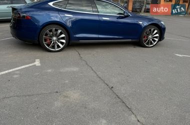 Лифтбек Tesla Model S 2015 в Александрие