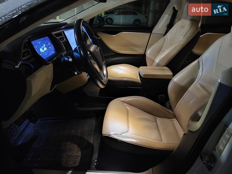 Лифтбек Tesla Model S 2015 в Львове фото 25 Лифтбек Tesla Model S 2015 в Львове