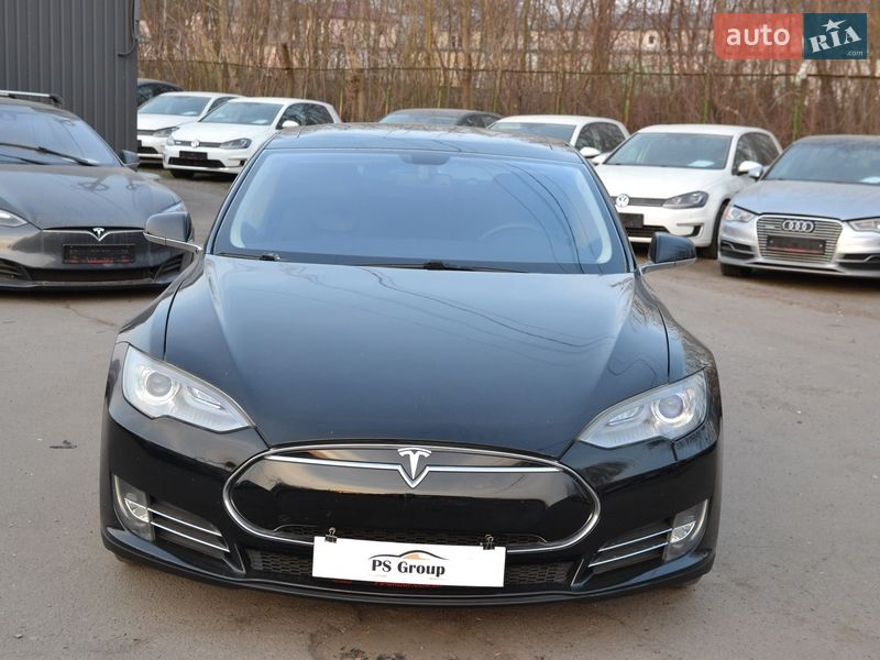 Ліфтбек Tesla Model S 2013 в Луцьку