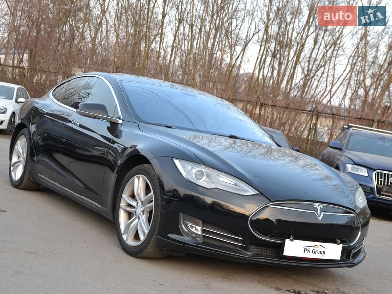 Ліфтбек Tesla Model S 2013 в Луцьку