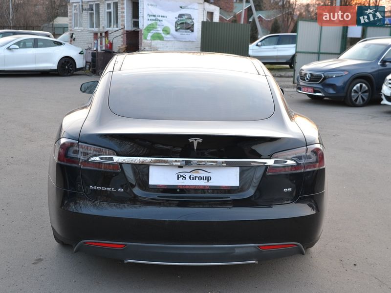 Ліфтбек Tesla Model S 2013 в Луцьку