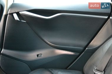 Ліфтбек Tesla Model S 2013 в Луцьку