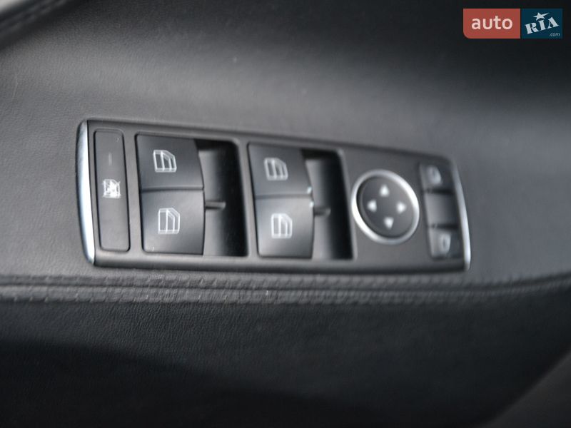 Ліфтбек Tesla Model S 2013 в Луцьку
