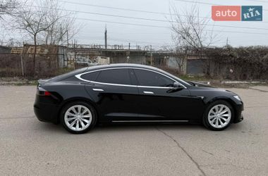Лифтбек Tesla Model S 2017 в Запорожье