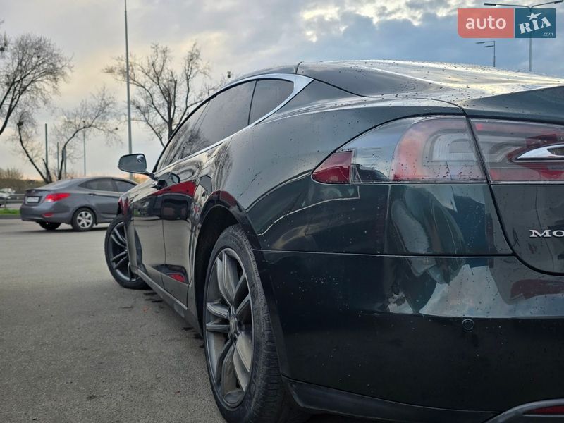 Ліфтбек Tesla Model S 2012 в Києві