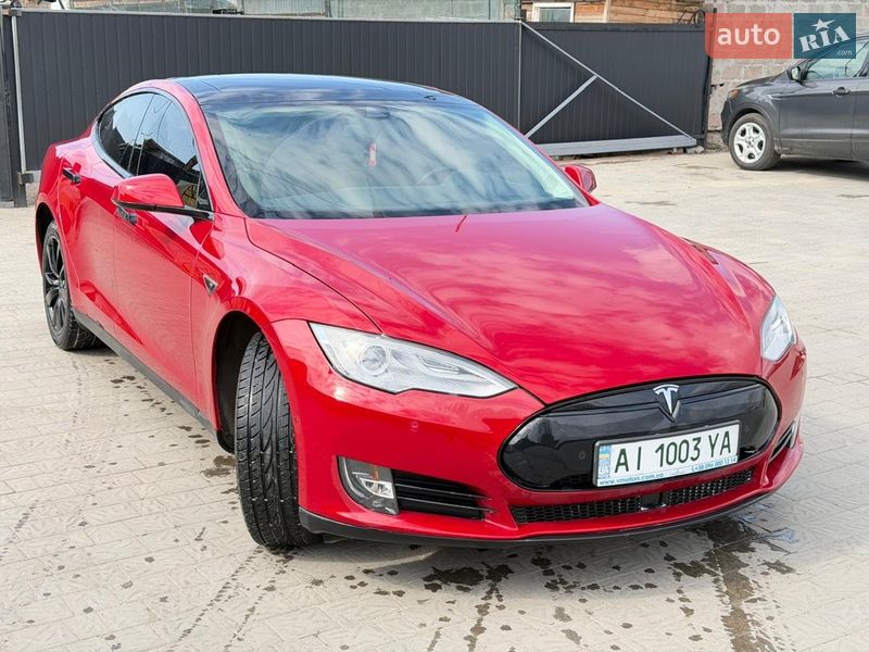 Tesla Model S 2015