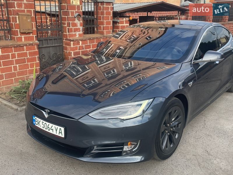 Tesla Model S 2017