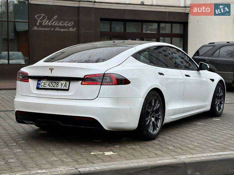 Лифтбек Tesla Model S 2022 в Черновцах