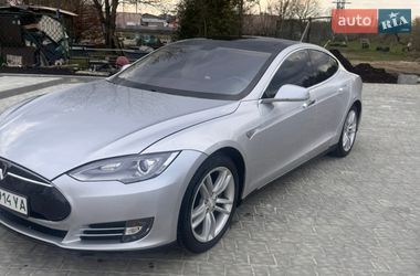 Ліфтбек Tesla Model S 2013 в Івано-Франківську