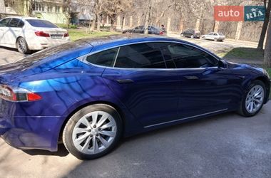 Ліфтбек Tesla Model S 2017 в Кропивницькому