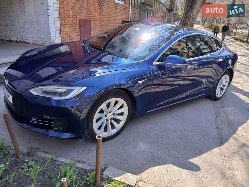 Tesla Model S 2017