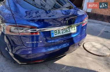 Ліфтбек Tesla Model S 2017 в Кропивницькому