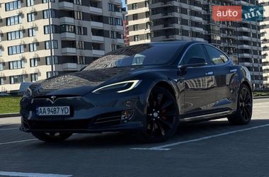 Лифтбек Tesla Model S 2019 в Киеве