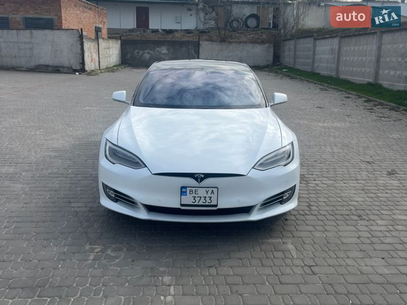 Ліфтбек Tesla Model S 2019 в Первомайську