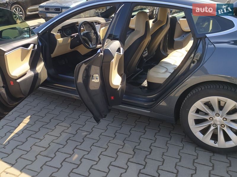 Ліфтбек Tesla Model S 2016 в Чернівцях фото 30 Ліфтбек Tesla Model S 2016 в Чернівцях