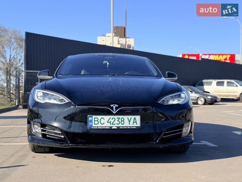 Лифтбек Tesla Model S 2019 в Киеве