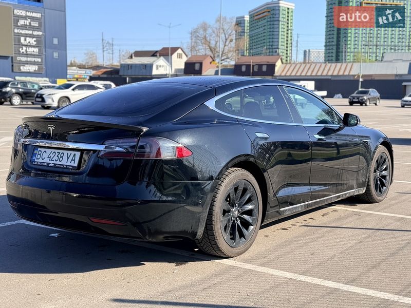 Лифтбек Tesla Model S 2019 в Киеве