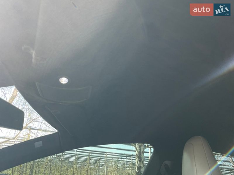 Ліфтбек Tesla Model S 2014 в Дніпрі