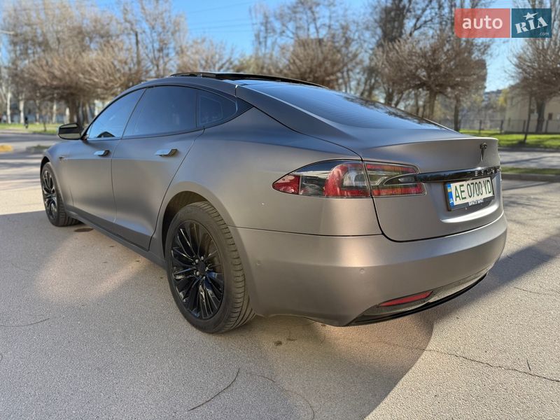 Лифтбек Tesla Model S 2016 в Днепре