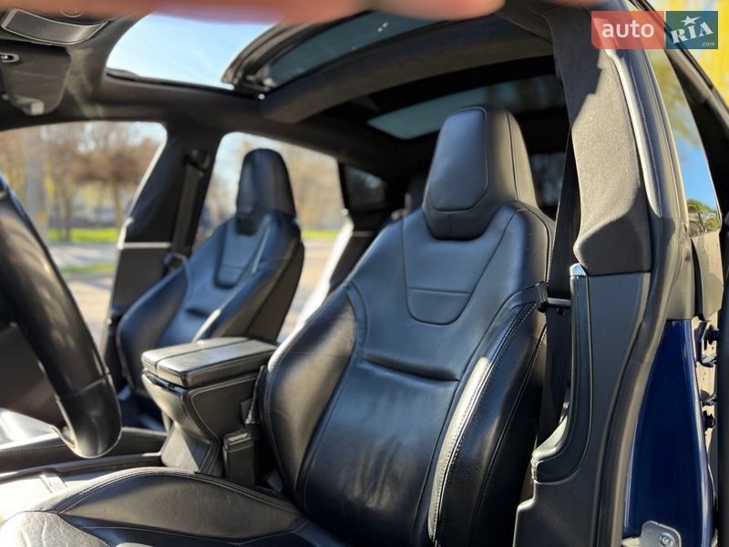 Лифтбек Tesla Model S 2016 в Днепре