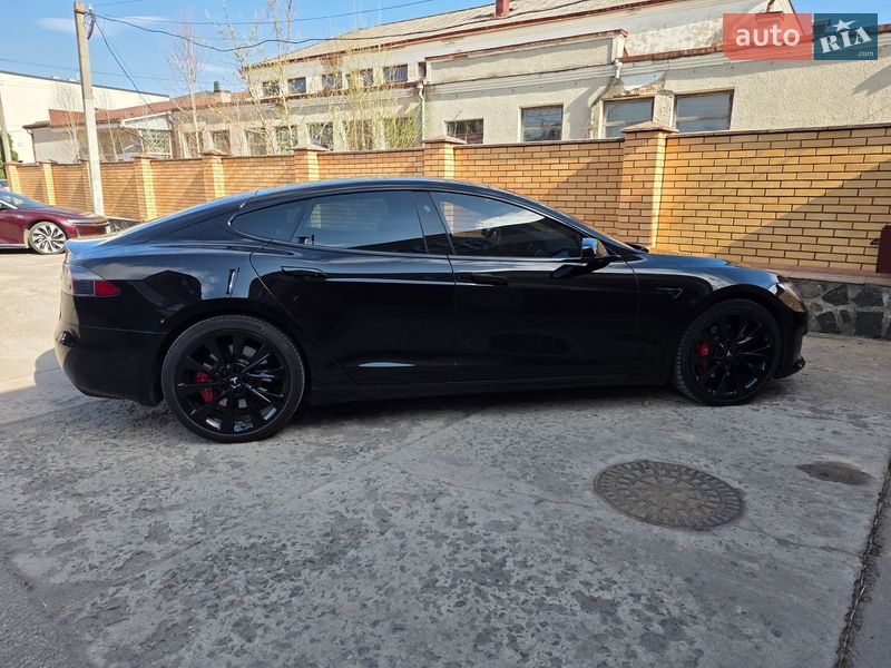 Ліфтбек Tesla Model S 2018 в Володимирі фото 15 Ліфтбек Tesla Model S 2018 в Володимирі